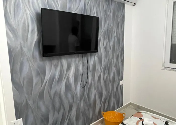 Apartament 3 *